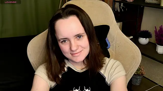 Luna Loveee online show from March 17, 2025, 3:47 am