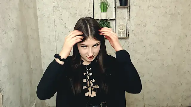  MiaAngell online show from March 5, 2025, 2:01 pm