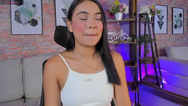 Lucia Brown  online show from October 25, 2025, 12:51 am