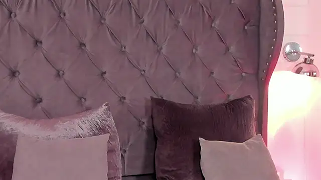 regina noctixx online show from January 16, 2026, 3:21 am