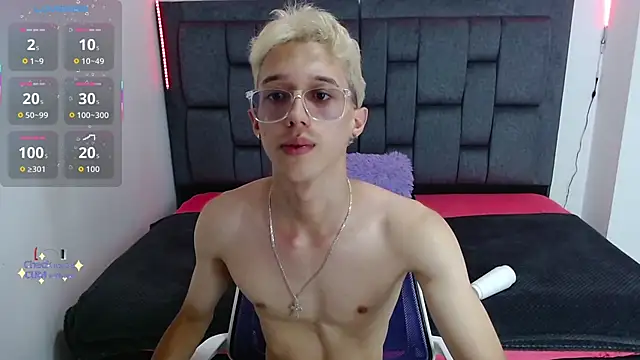 Snapshot of skinny_bigcock02 chatting on September 15, 2025, 7:03 pm skinny bigcock02 online show from September 15, 2025, 7:03 pm