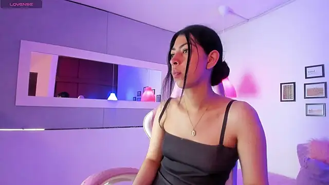 Cassie bloom online show from November 18, 2025, 4:22 pm