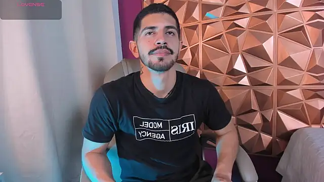 AlejandroStormm online show from February 19, 2026, 8:49 pm