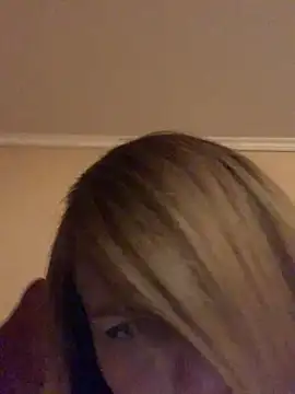 Snapshot of Ella_Pearlie chatting on March 1, 2025, 9:26 pm Ella Pearlie online show from March 1, 2025, 9:26 pm