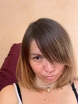 Snapshot of Ella_Pearlie chatting on March 5, 2025, 9:38 am Ella Pearlie online show from March 5, 2025, 9:38 am