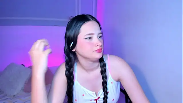 JasmineBella0 online show from September 16, 2025, 5:36 pm