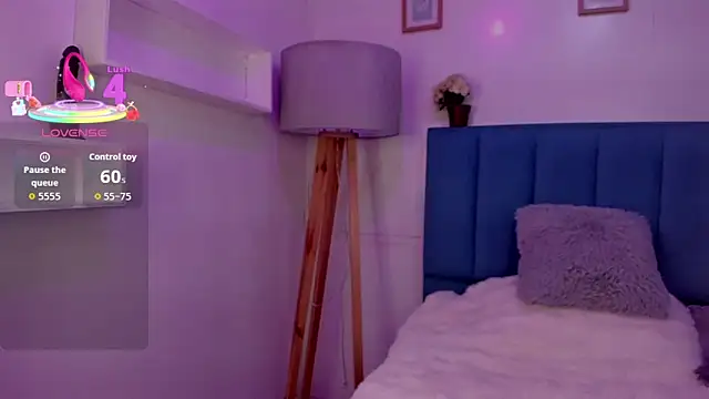 Anniie  Evans online show from December 16, 2025, 3:50 pm