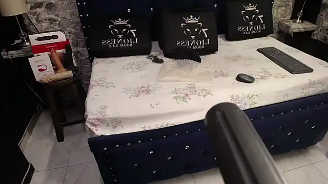 miha sex91 online show from November 11, 2025, 12:16 pm