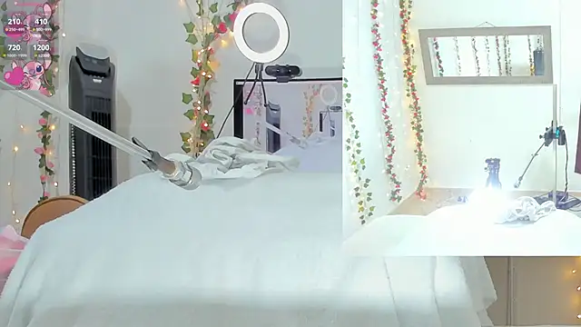 Genesis Love   online show from October 2, 2025, 9:27 am