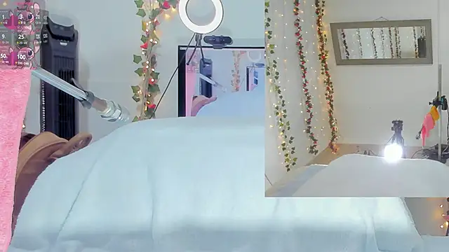 Genesis Love   online show from October 3, 2025, 9:28 am