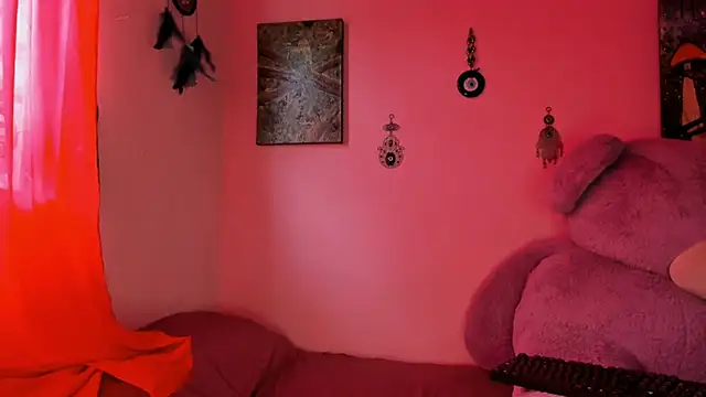 Maddy Jhonsson online show from February 6, 2026, 7:06 pm