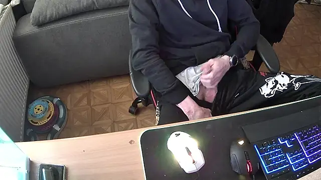 DerGeileLoveboy online show from October 22, 2025, 9:53 am