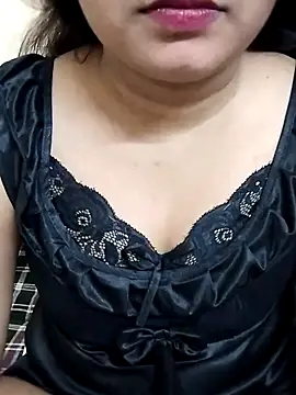 Snapshot of RICHA_0 chatting on March 10, 2025, 7:18 pm RICHA 0 online show from March 10, 2025, 7:18 pm