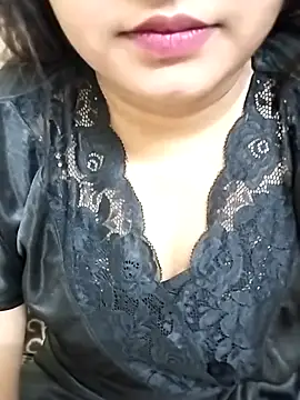 Snapshot of RICHA_0 chatting on March 10, 2025, 10:24 pm RICHA 0 online show from March 10, 2025, 10:24 pm