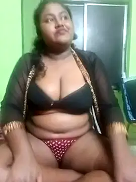 Snapshot of horny_diana chatting on March 7, 2025, 9:48 pm horny diana online show from March 7, 2025, 9:48 pm