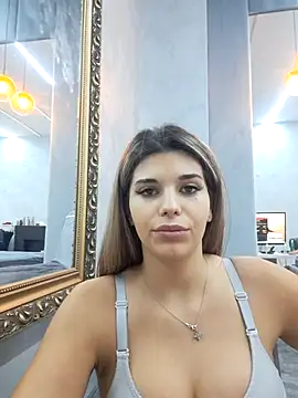 Bella Posh online show from October 15, 2025, 5:51 am