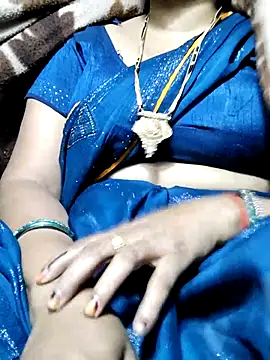 Rubiyaa77 online show from November 11, 2025, 3:45 pm