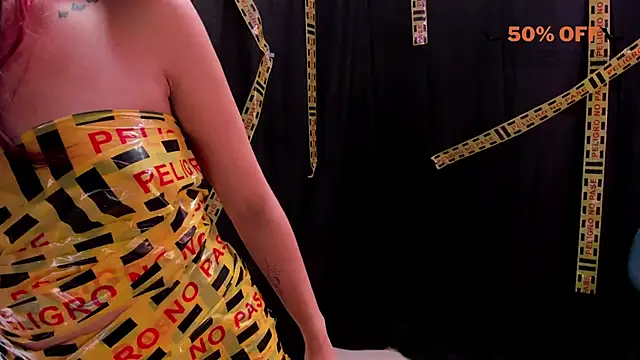 Laura Bonnet  online show from October 31, 2025, 3:13 pm