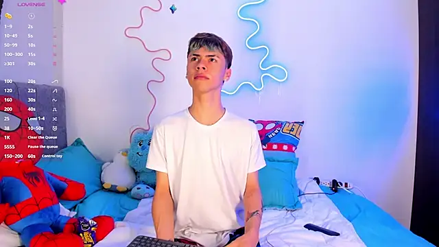 callum 77 online show from October 10, 2025, 5:17 am