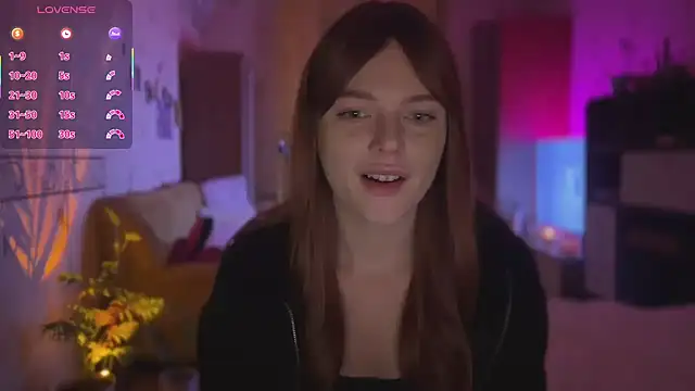 CherryRed Girl online show from December 2, 2025, 9:43 pm