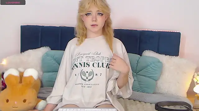 Snapshot of EmilyAngells chatting on September 24, 2025, 8:50 am EmilyAngells online show from September 24, 2025, 8:50 am