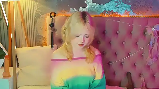 Snapshot of EmilyAngells chatting on July 7, 2026, 6:58 am EmilyAngells online show from July 7, 2026, 6:58 am