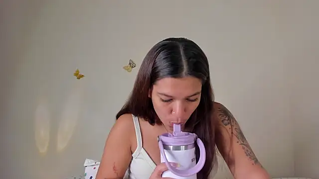 violett 24  online show from October 20, 2025, 11:27 pm