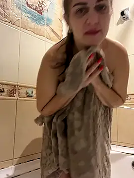 Lusi Luxary online show from November 14, 2025, 4:22 am