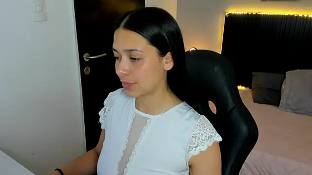 angeline davies online show from October 22, 2025, 3:51 am