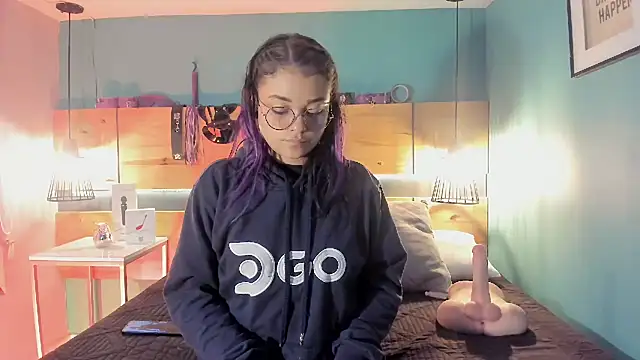 ChloeAllennn online show from November 4, 2025, 11:53 am