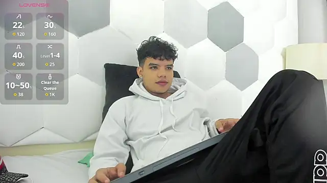 Axel Forte online show from December 5, 2025, 1:09 pm