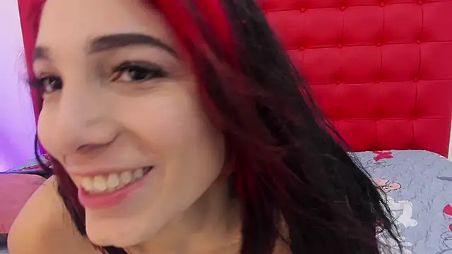 Maite Smith  online show from February 26, 2025, 3:19 pm