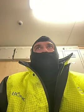 Snapshot of daniel21p chatting on March 2, 2026, 2:03 am daniel21p online show from March 2, 2026, 2:03 am