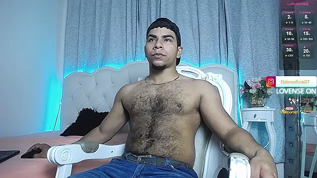 Snapshot of Javier_Hot27 chatting on March 5, 2025, 11:28 am Javier Hot27 online show from March 5, 2025, 11:28 am