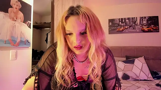 ScarletThompsonx online show from October 23, 2025, 10:52 pm