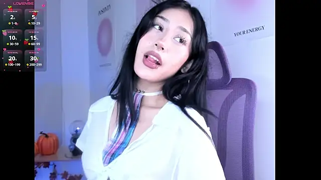 MiaWilsson  online show from November 5, 2025, 1:05 am