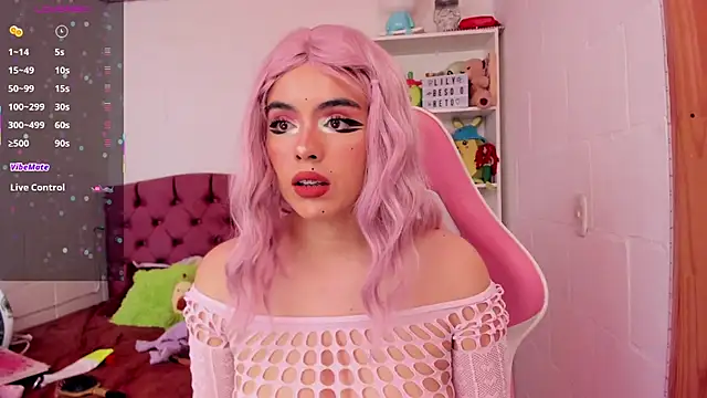 Snapshot of kit_kat_10 chatting on February 25, 2025, 9:13 pm kit kat 10 online show from February 25, 2025, 9:13 pm