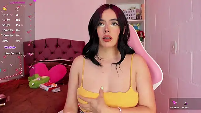 Snapshot of kit_kat_10 chatting on March 11, 2025, 3:59 am kit kat 10 online show from March 11, 2025, 3:59 am