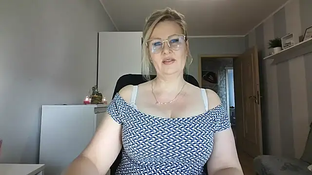 DianaLive online show from February 26, 2026, 9:19 am