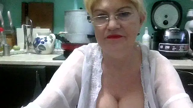 Heidi-Helga online show from November 11, 2025, 4:23 am