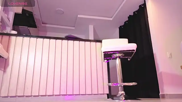 tatiana 10 online show from April 11, 2026, 3:44 am