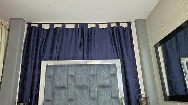 Effie cooper online show from October 5, 2025, 5:00 pm