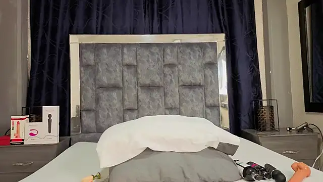 Effie cooper online show from October 11, 2025, 8:51 pm