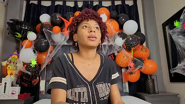 Effie cooper online show from October 22, 2025, 7:24 pm