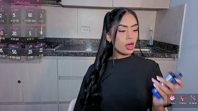 Snapshot of ChloeMoon9 chatting on September 26, 2025, 11:47 am ChloeMoon9 online show from September 26, 2025, 11:47 am