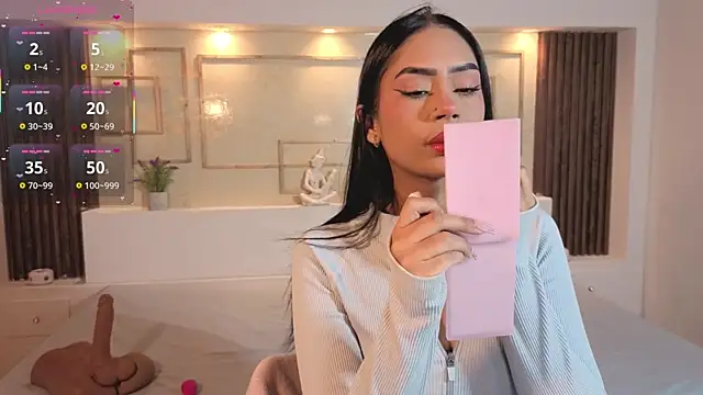 Snapshot of ChloeMoon9 chatting on November 8, 2025, 11:21 am ChloeMoon9 online show from November 8, 2025, 11:21 am