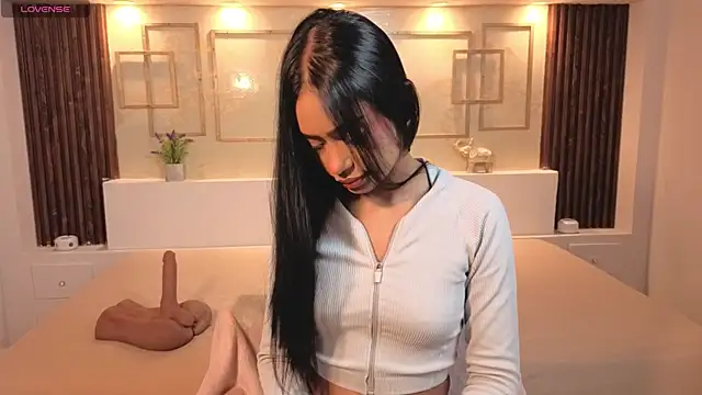 Snapshot of ChloeMoon9 chatting on November 17, 2025, 11:38 am ChloeMoon9 online show from November 17, 2025, 11:38 am