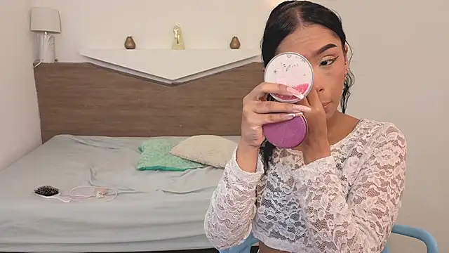 ChloeMoon9 online show from January 13, 2026, 1:16 pm