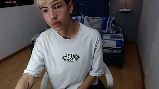 Snapshot of matteo_foxx chatting on February 24, 2025, 7:19 pm matteo foxx online show from February 24, 2025, 7:19 pm