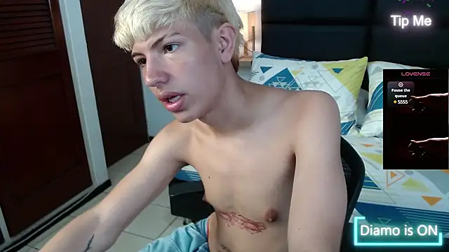 Snapshot of matteo_foxx chatting on March 4, 2025, 7:01 pm matteo foxx online show from March 4, 2025, 7:01 pm